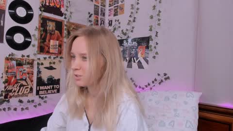 lina online show from 12/16/24, 08:26