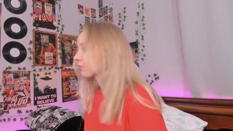 lina online show from 12/18/24, 08:25