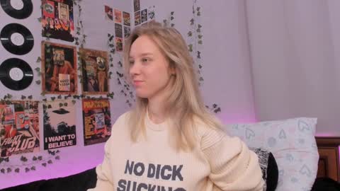 lina online show from 12/19/24, 08:34