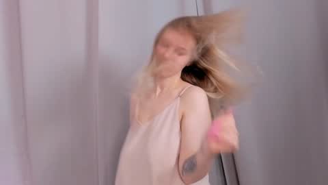 lina online show from 12/20/24, 11:37