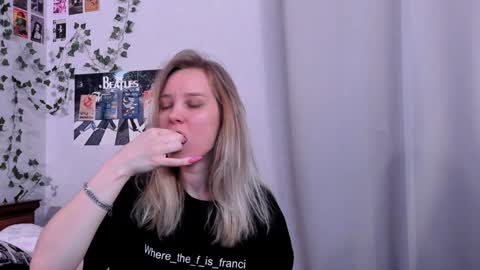 lina online show from 12/23/24, 08:47