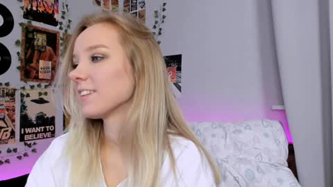 lina online show from 12/27/24, 12:07