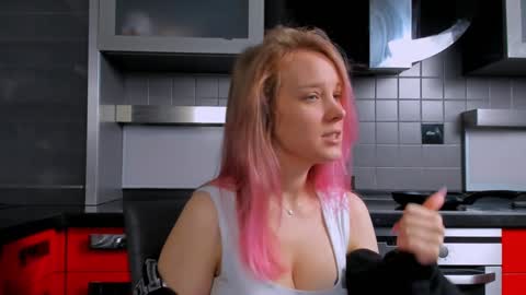 lina online show from 12/29/24, 08:26