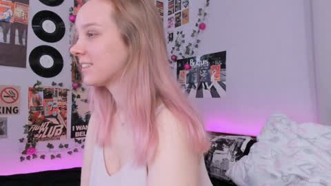 lina online show from 01/05/25, 08:10