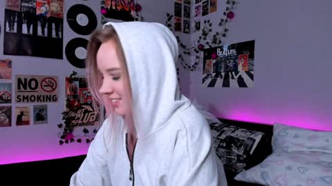 lina online show from 01/06/25, 08:18