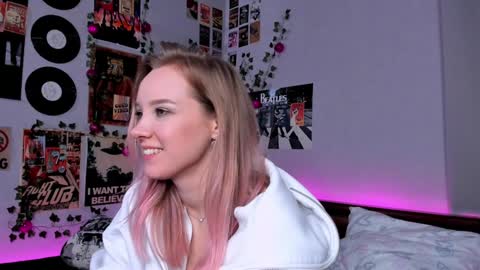 lina online show from 01/07/25, 02:42