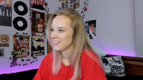 lina online show from 01/09/25, 03:04