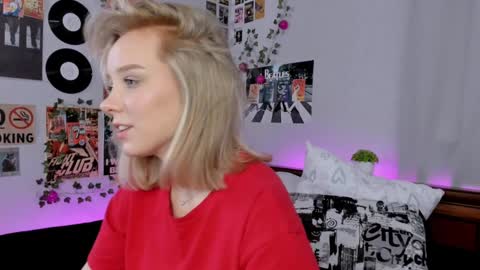 lina online show from 01/14/25, 11:48