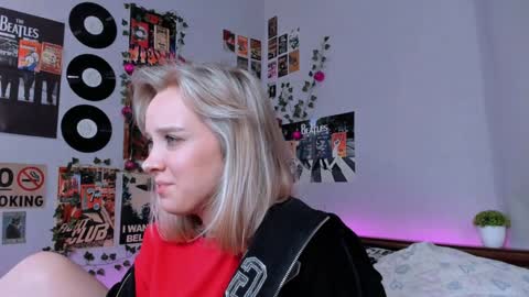 lina online show from 01/17/25, 02:29