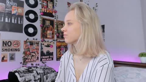 lina online show from 01/17/25, 08:55