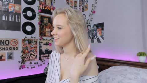 lina online show from 01/18/25, 12:02