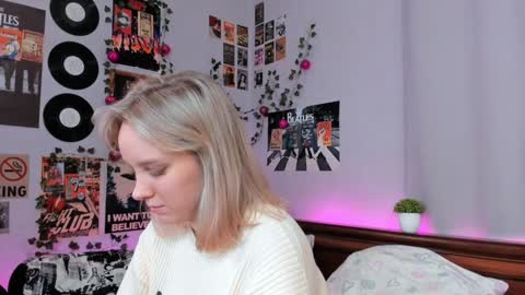 lina online show from 01/22/25, 02:37