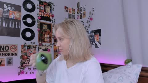 lina online show from 01/23/25, 08:13