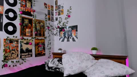 lina online show from 01/28/25, 11:28