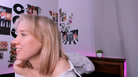 lina online show from 02/01/25, 02:58