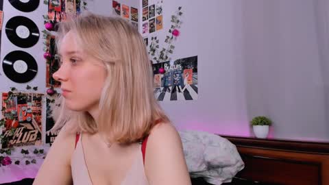 lina online show from 02/01/25, 08:47