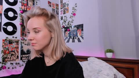 lina online show from 02/02/25, 02:48