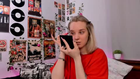 lina online show from 02/03/25, 08:24