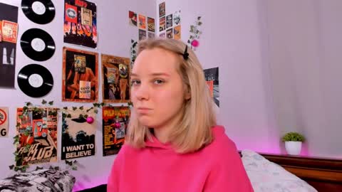 lina online show from 02/04/25, 09:10