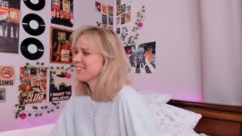 lina online show from 02/10/25, 08:42