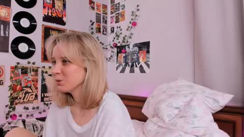 lina online show from 02/11/25, 02:46