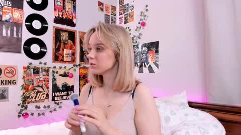 lina online show from 02/11/25, 08:20