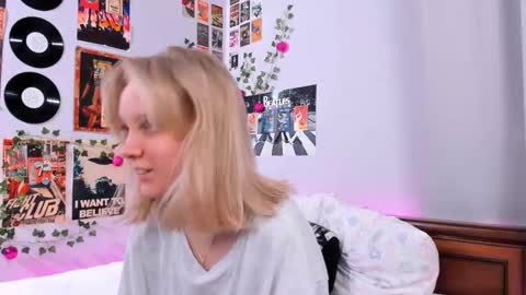 lina online show from 02/12/25, 08:29