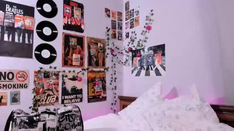 lina online show from 02/14/25, 11:42