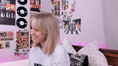 lina online show from 02/18/25, 08:14