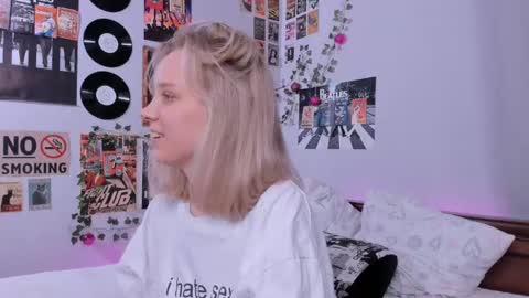 lina online show from 02/19/25, 08:20