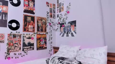 lina online show from 02/21/25, 08:38