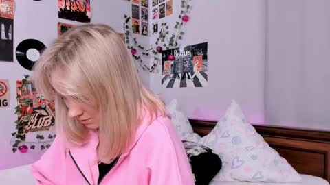 lina online show from 02/24/25, 09:41