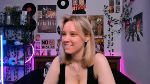 lina online show from 03/04/25, 11:43