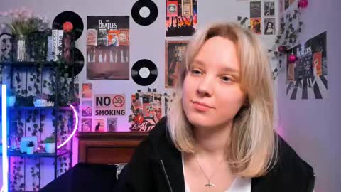 lina online show from 03/08/25, 12:11