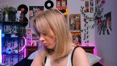 lina online show from 03/08/25, 03:17