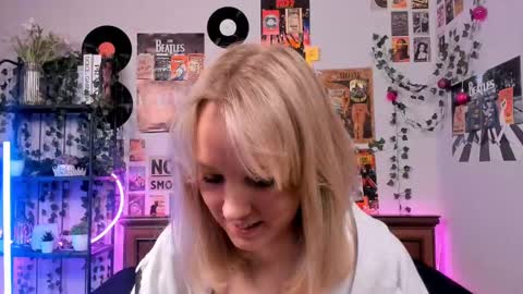 lina online show from 03/10/25, 11:38