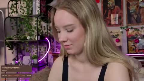 lina online show from 09/14/25, 09:25