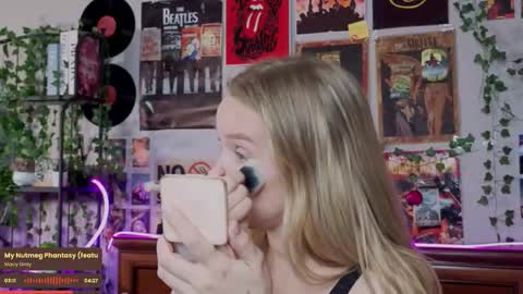 lina online show from 09/20/25, 09:16