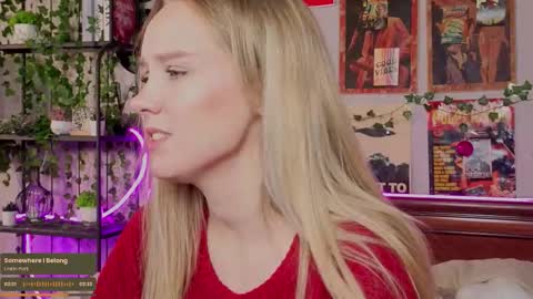 lina online show from 09/22/25, 09:17