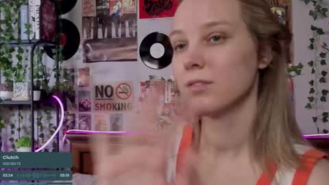 lina online show from 10/07/25, 09:34