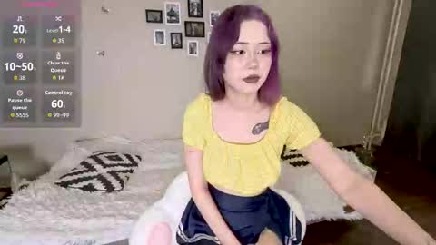 darling_nora online show from 10/10/25, 10:03