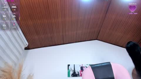 Snapshot of darling_spoiled chatting on 07/17/26, 10:00 darling online show from 07/17/26, 10:00
