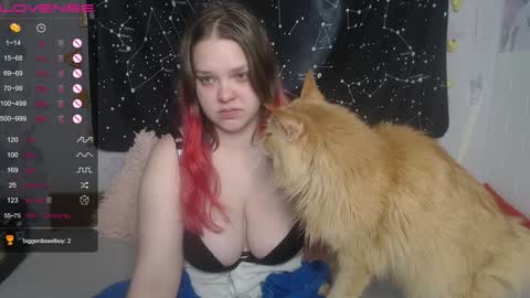 Snapshot of darling_tony18 chatting on 12/08/24, 02:19 darling_tony18 online show from 12/08/24, 02:19