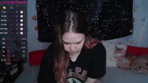 Snapshot of darling_tony18 chatting on 02/11/25, 04:35 darling_tony18 online show from 02/11/25, 04:35