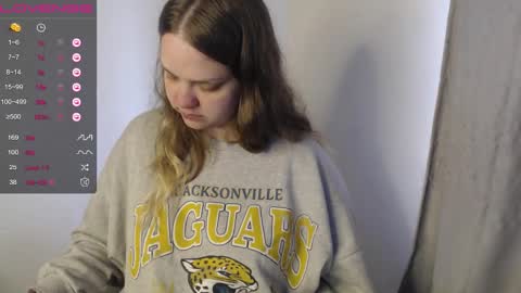 Snapshot of darling_tony18 chatting on 09/23/25, 01:36 darling_tony18 online show from 09/23/25, 01:36