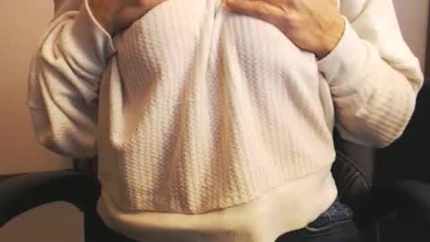 Snapshot of darlingd77 chatting on 12/11/24, 01:28 DarlingD online show from 12/11/24, 01:28