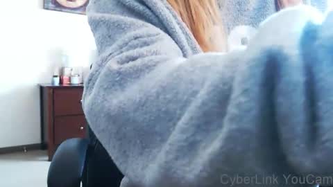 Snapshot of darlingd77 chatting on 02/24/25, 04:04 DarlingD online show from 02/24/25, 04:04