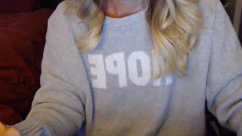 Snapshot of darlingd77 chatting on 10/15/25, 12:38 DarlingD online show from 10/15/25, 12:38