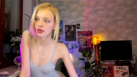 Snapshot of darlingdarinka chatting on 02/09/25, 03:34 D online show from 02/09/25, 03:34