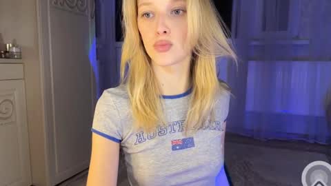 Snapshot of darlingdarinka chatting on 02/27/25, 03:05 D online show from 02/27/25, 03:05